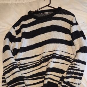 Zara Men's Black and White Striped Crewneck Sweater